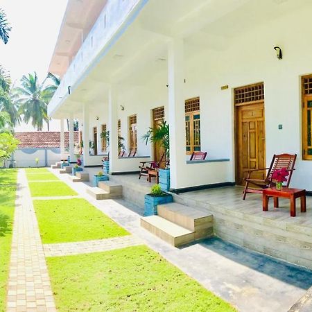 Oasis Bay - Arugam Bay Hotel Exterior photo